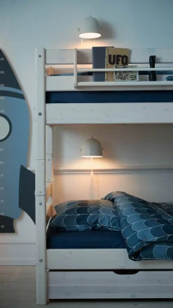 Køjeseng med lige stige